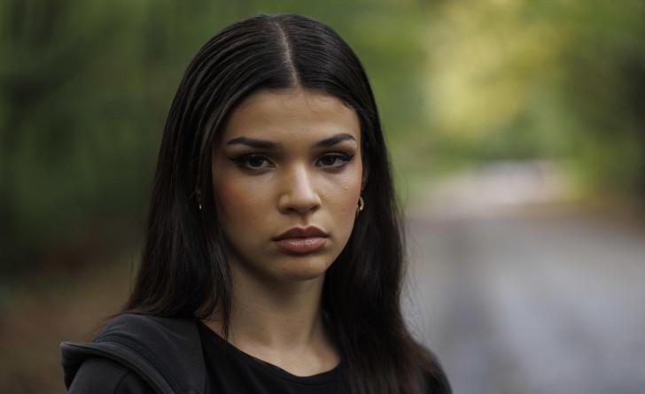 Carla Souary est Rym dans la saison 11 de SKAM France